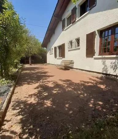 Jolie A 100 M De L'etang *