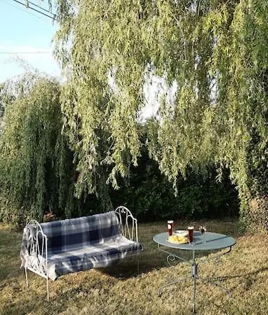 Jolie A 100 M De L'etang Rhodes