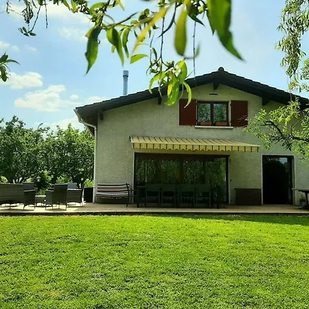 Jolie A 100 M De L'etang Ferienhaus *